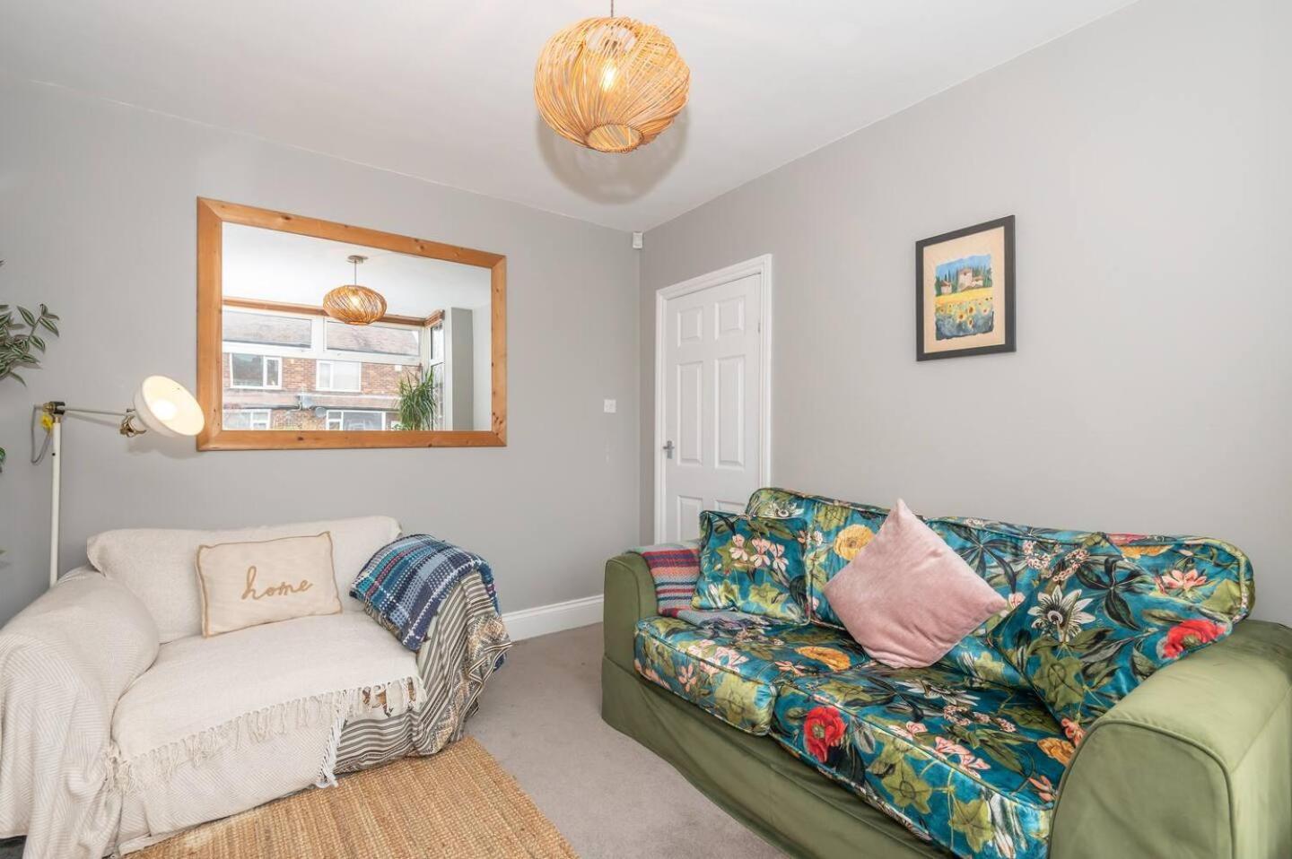 Pass The Keys Urban Charm - Near Headingley - Driveway Parking Holiday home Leeds (West Yorkshire)