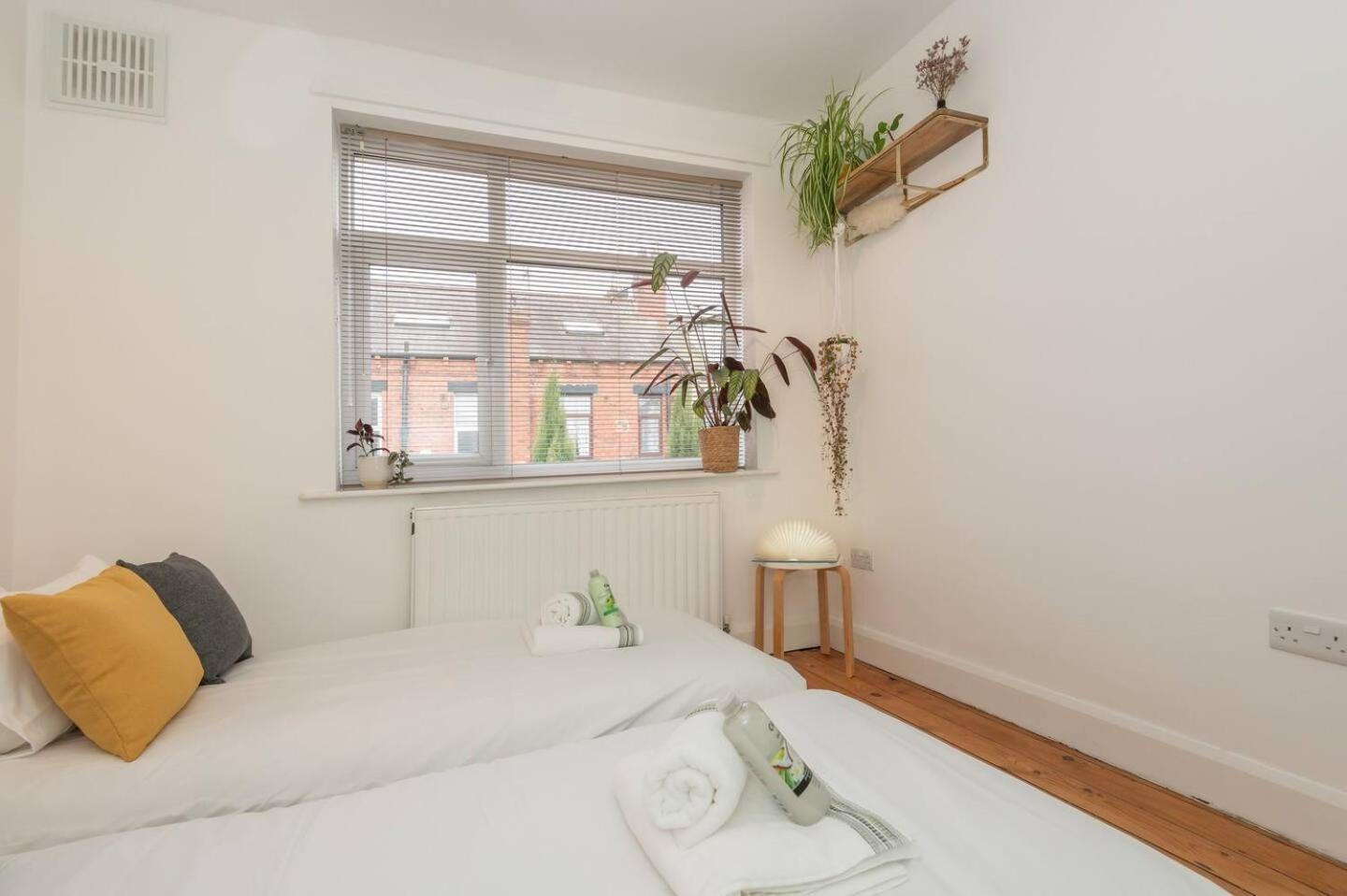 Pass The Keys Urban Charm - Near Headingley - Driveway Parking * Leeds (West Yorkshire)