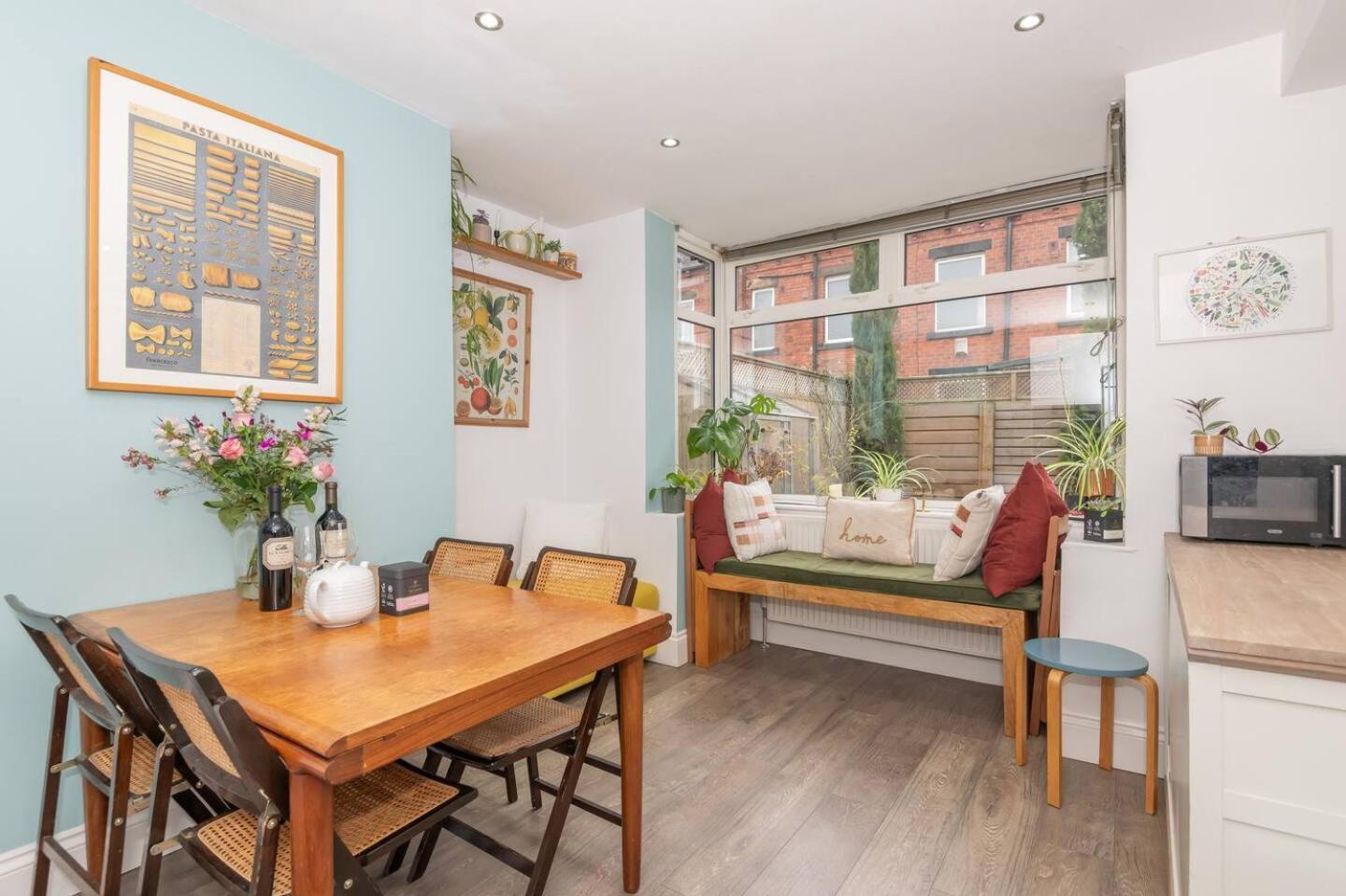 Pass The Keys Urban Charm - Near Headingley - Driveway Parking Holiday home