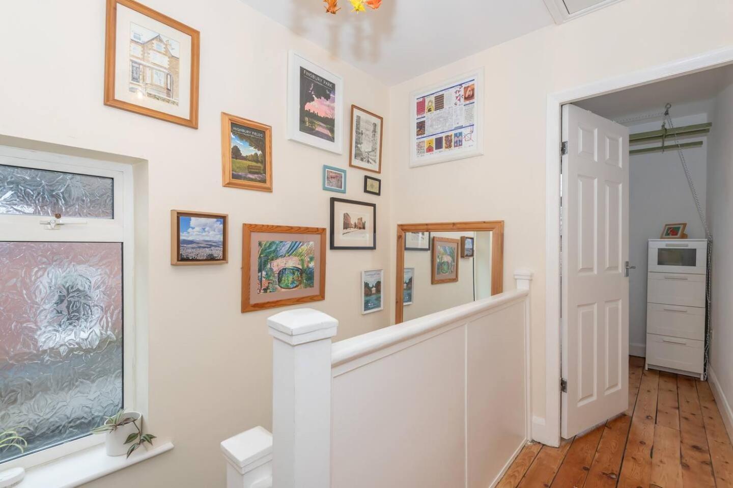 Pass The Keys Urban Charm - Near Headingley - Driveway Parking Holiday home *